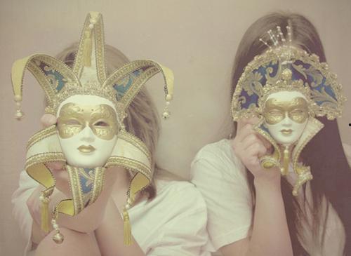 摘下面具图片,探寻摘下面具后的真实面容